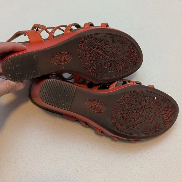 Sofft Strappy Coral Wedge Sandals w/ Gold Embellishments - Size 7.5 - Picture 5 of 6